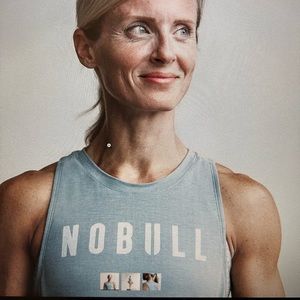 No Bull women’s large high neck tank